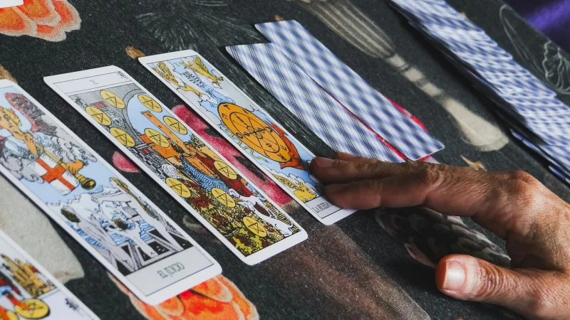 How to Choose the Right Online Psychic for Your Needs
