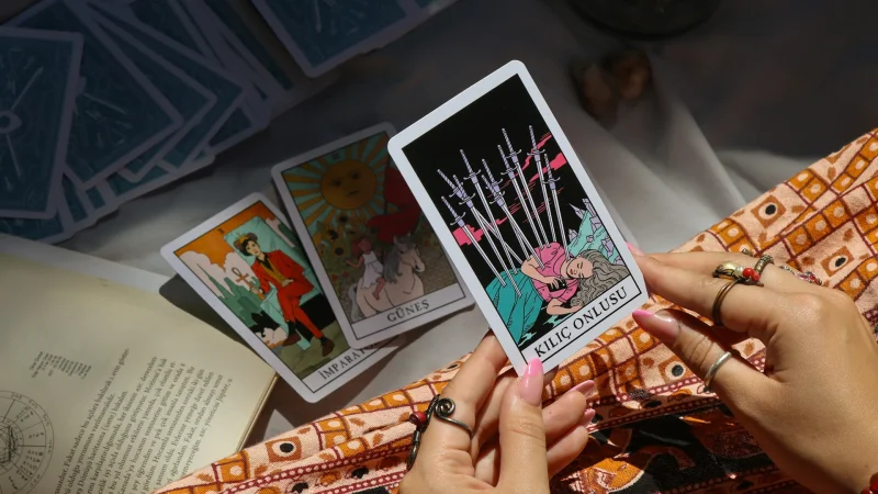 Your Guide to Choosing Online Psychic Readings