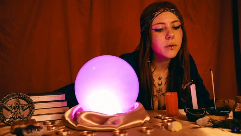 How Online Psychic Readings Work and What to Expect
